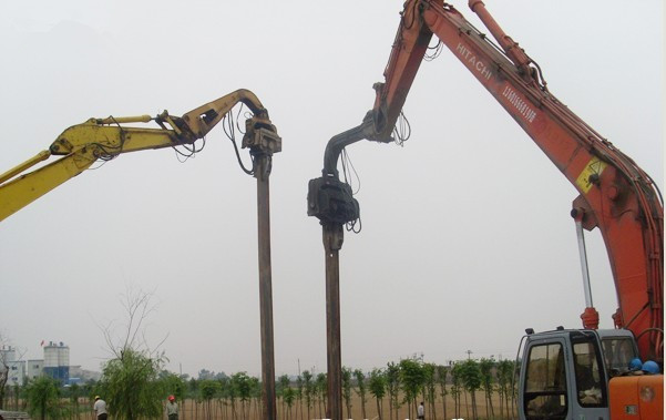 挖掘機(jī)打樁臂、打樁臂、打樁錘、挖掘機(jī)打樁臂廠家