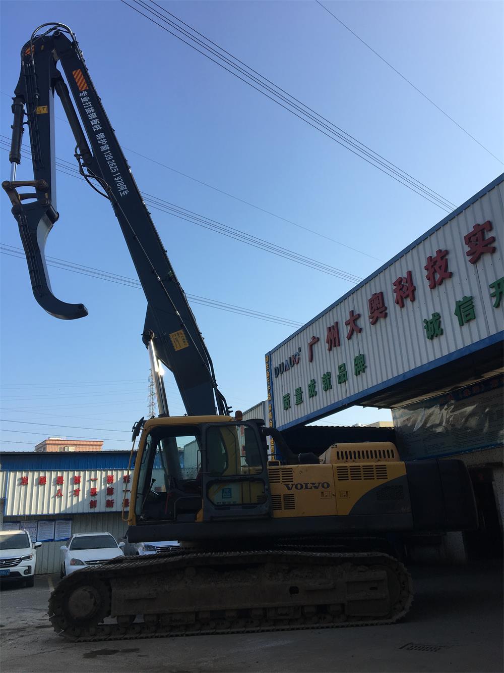 挖掘機打樁臂液壓油換早換完換晚都不行